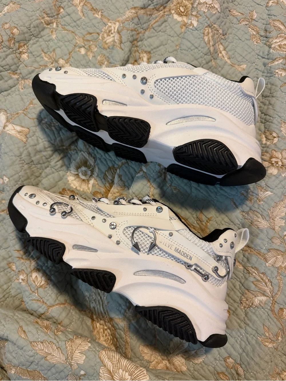 Steve Madden Possession Piercing Sneaker